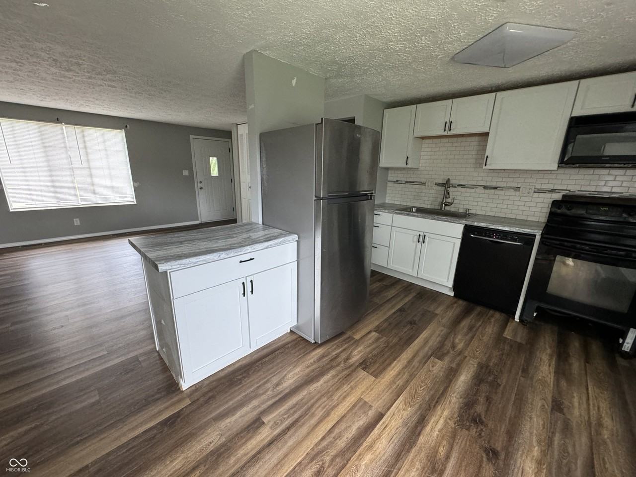 5835 Pemberly Dr - Photo 4 of 16