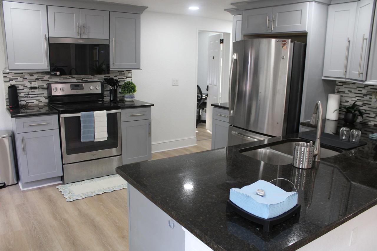 North Clara Avenue - Photo 5 of 20