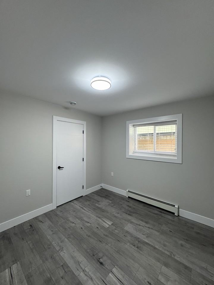 16117 108 Avenue - Photo 3 of 9