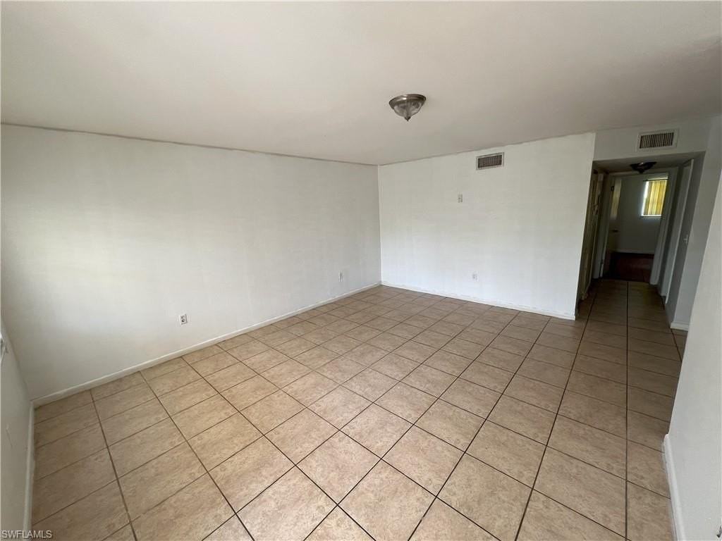 4290 Gulfstream Dr #16 - Photo 6 of 11