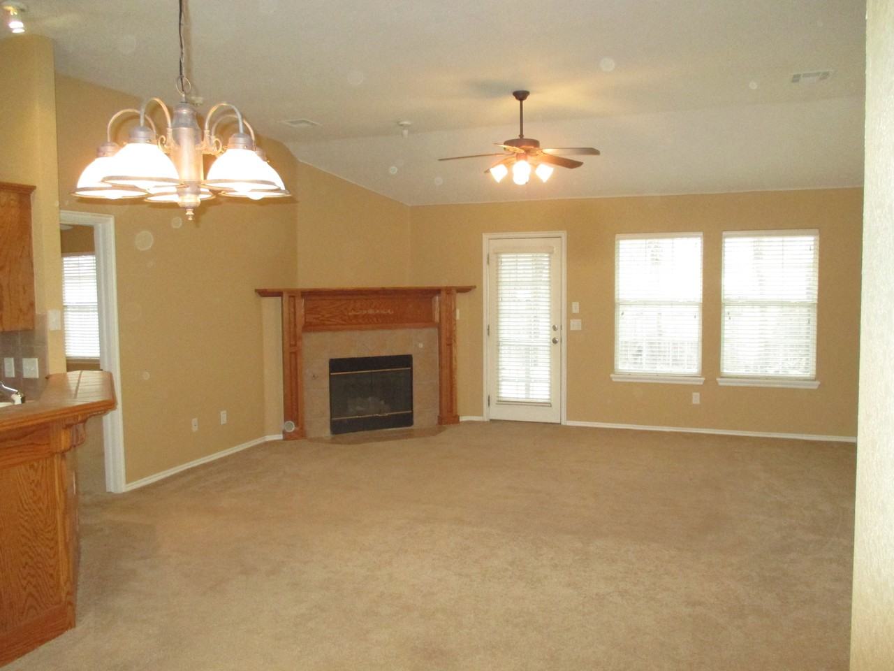 4712 Republic Dr - Photo 2 of 12