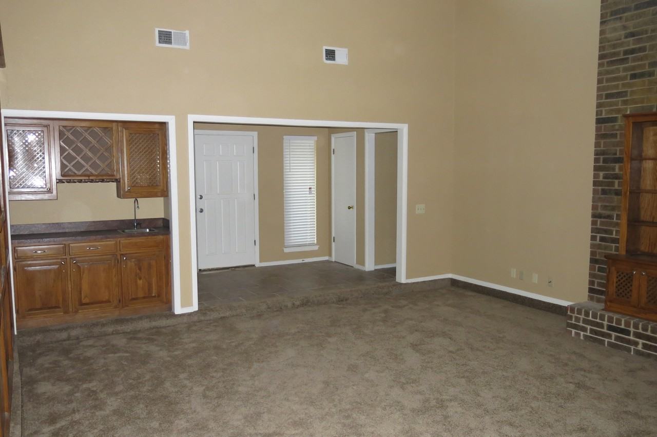 7217 NW 119th St - Photo 3 of 18