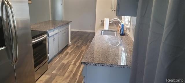 4995 Broomfield Ln - Photo 3 of 16