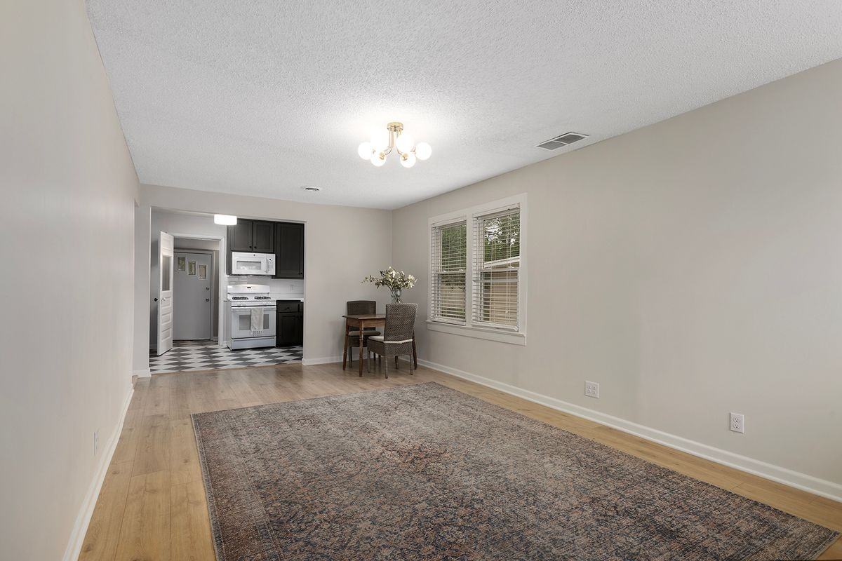 4437 N Jackson Ave - Photo 2 of 16