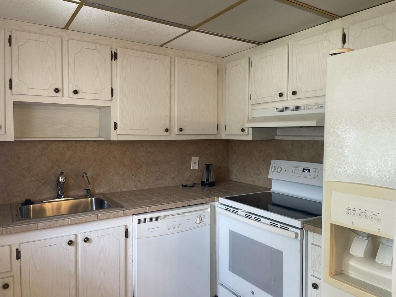 564 Brittany L - Photo 4 of 48