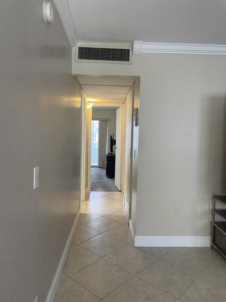 564 Brittany L - Photo 7 of 48