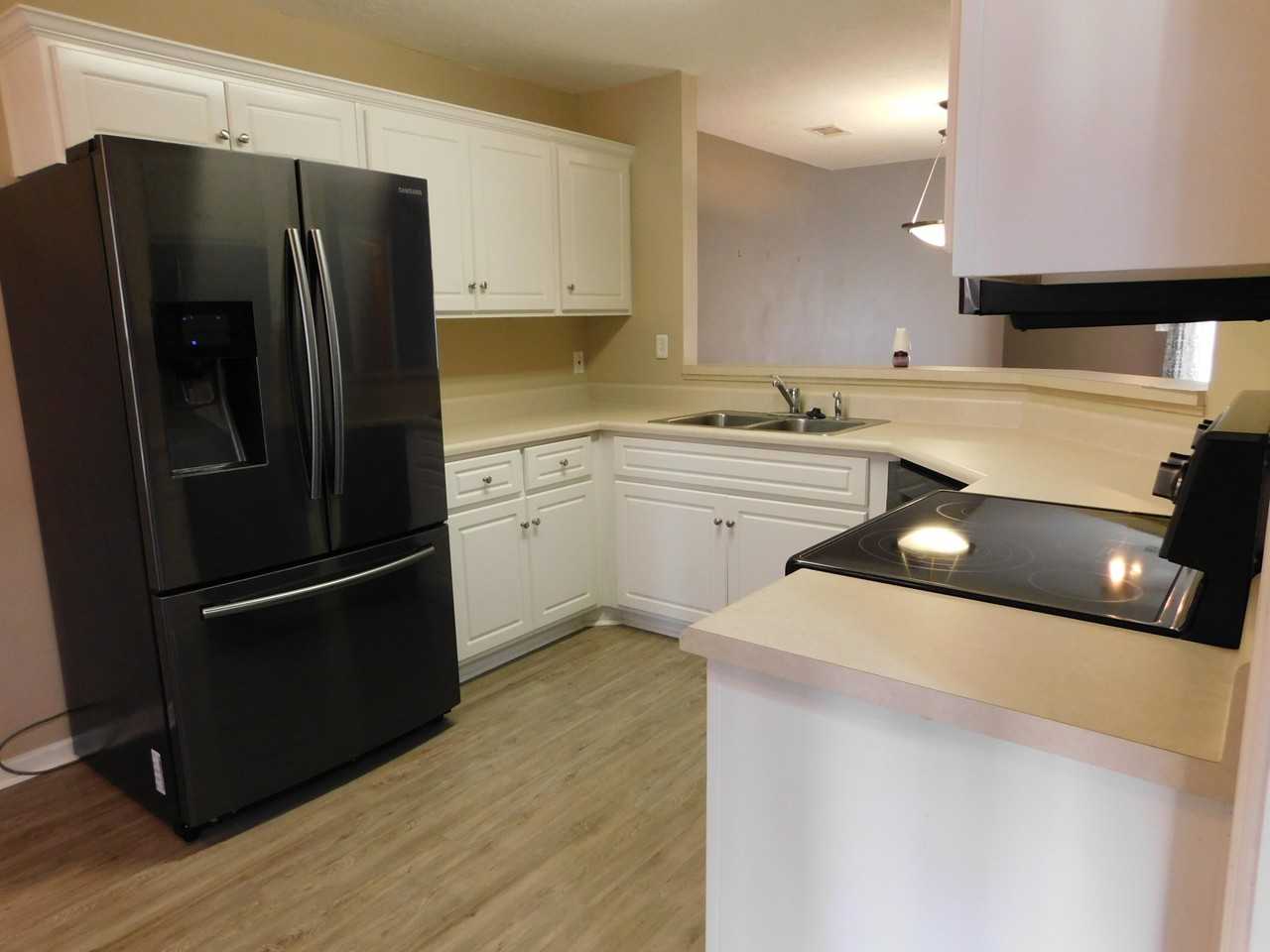 135 Photinia Dr - Photo 3 of 21