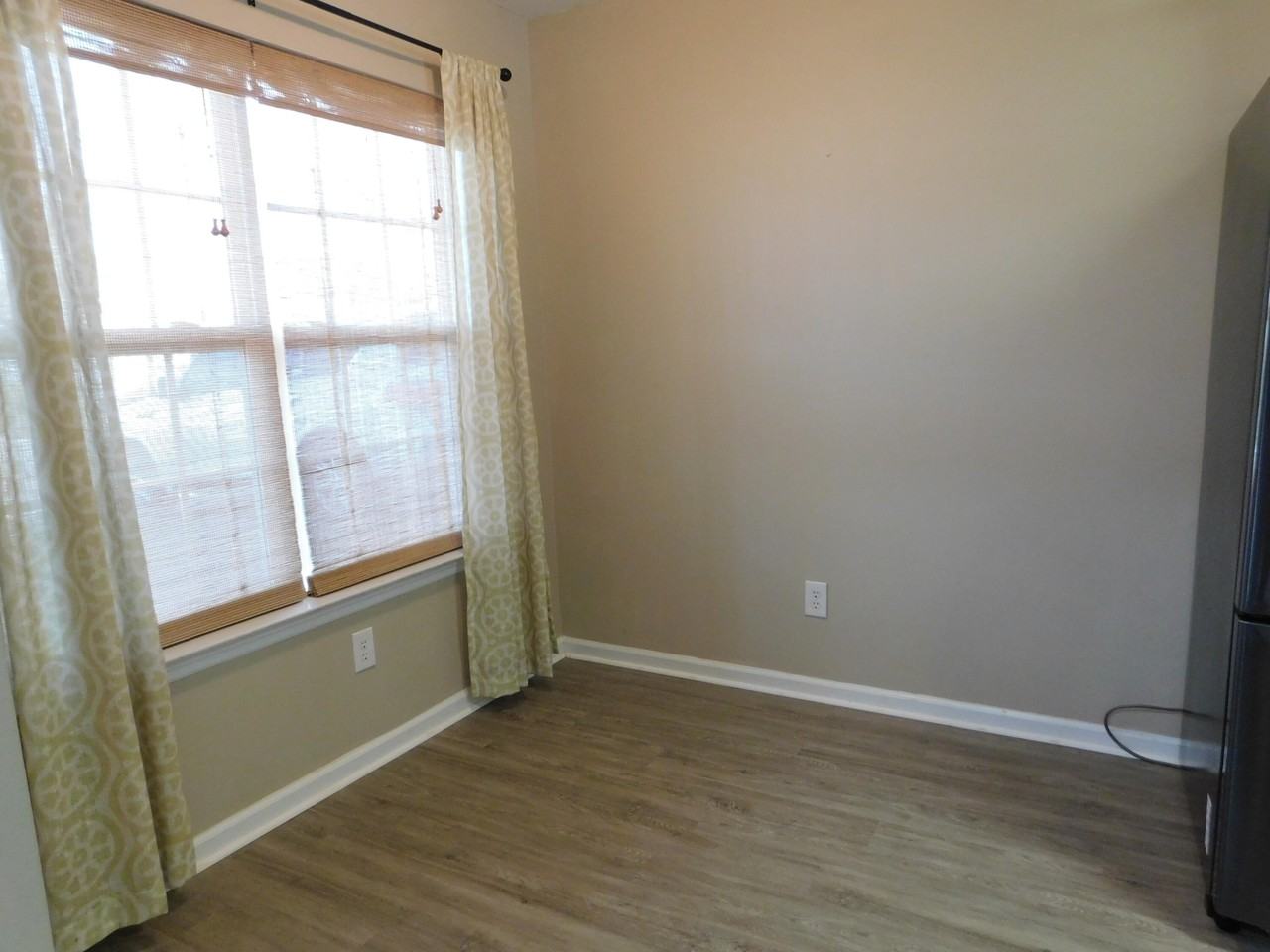 135 Photinia Dr - Photo 4 of 21