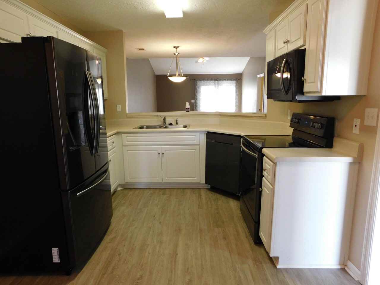 135 Photinia Dr - Photo 5 of 21