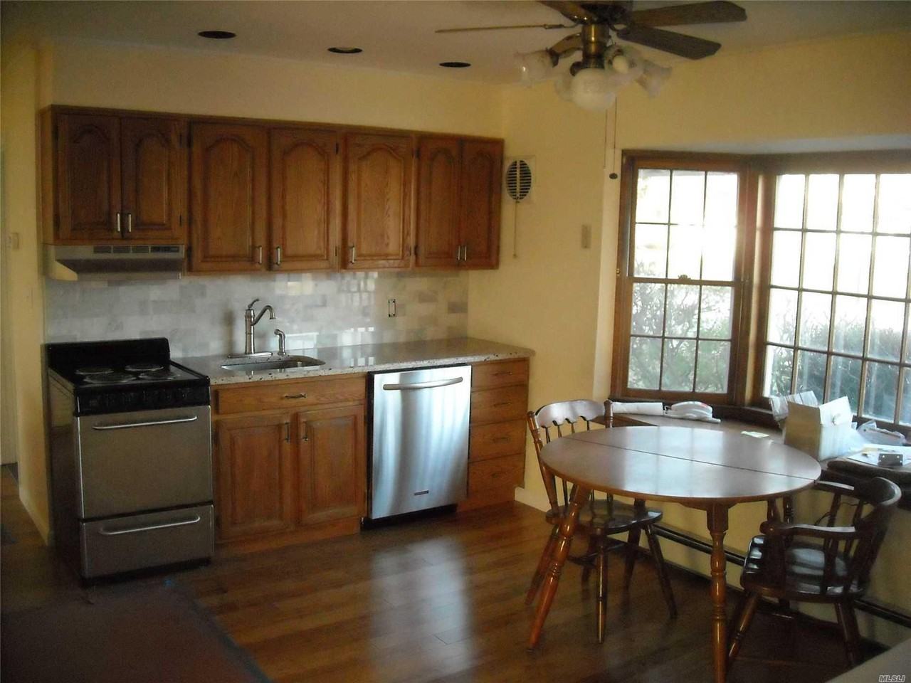 267 Elm Dr S - Photo 2 of 9