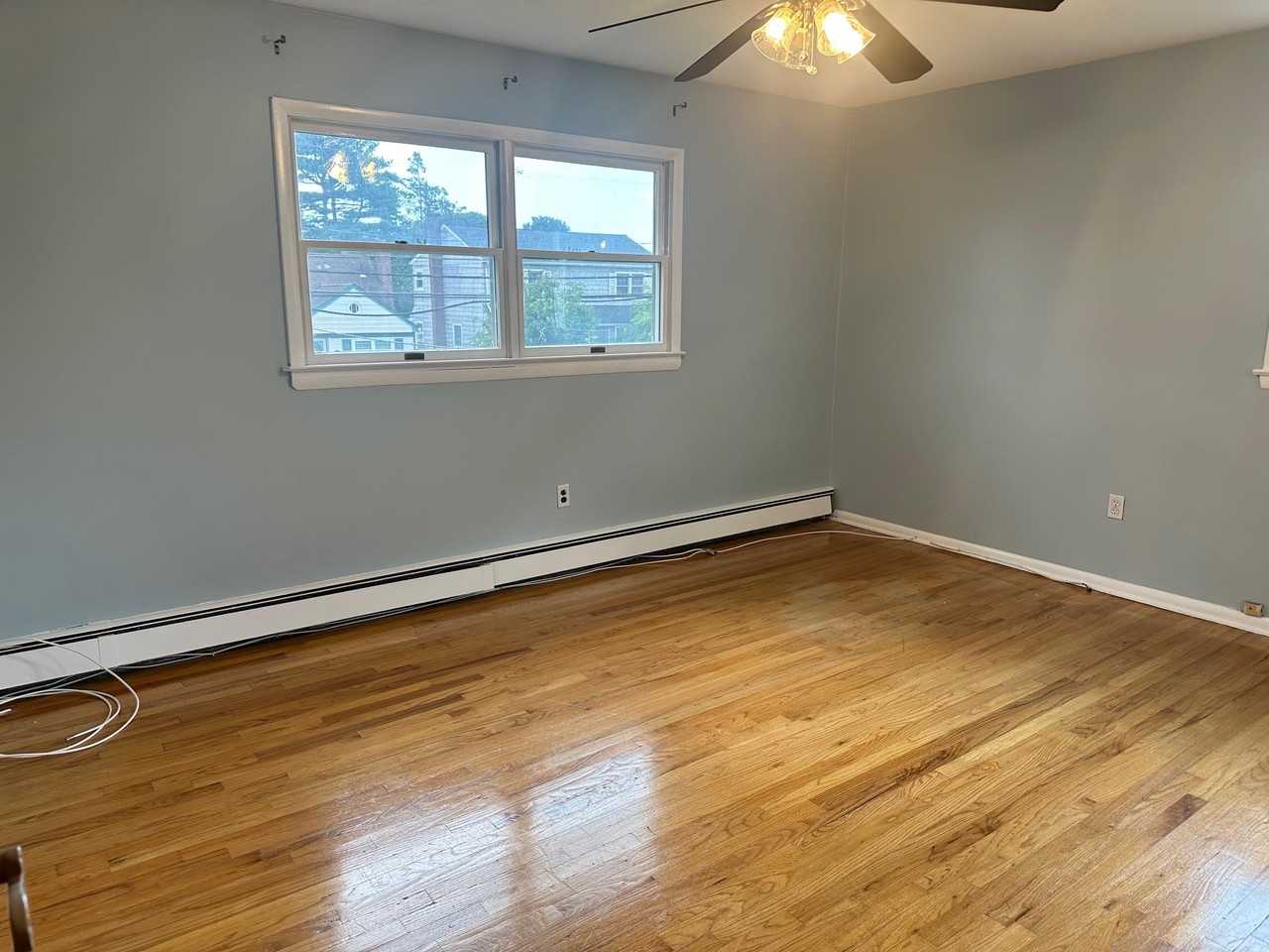 246 Staples St - Photo 5 of 7