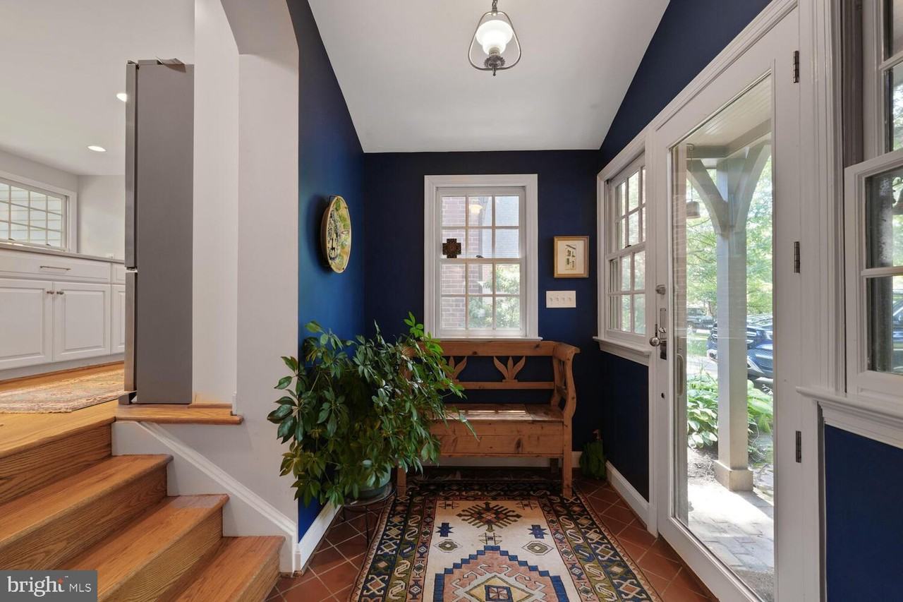 3109 Olin Dr - Photo 2 of 33