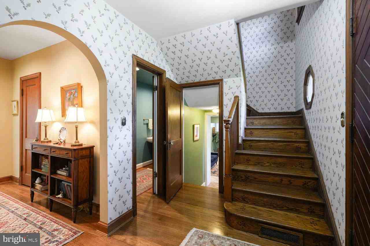 3109 Olin Dr - Photo 3 of 33