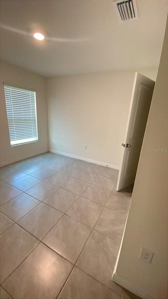 6569 Se 1st Loop - Photo 4 of 10