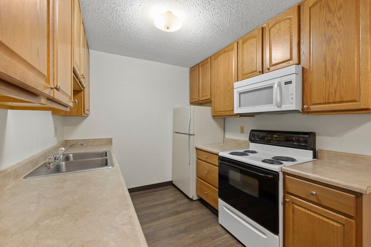Country Bluff Apartments - Photo 6 of 49