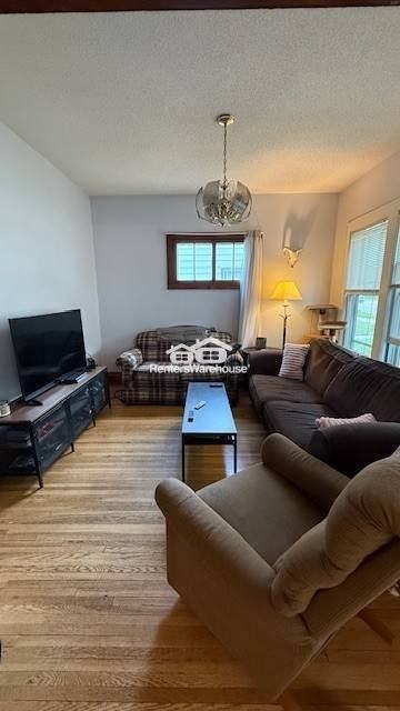 286 Hamline Ave S - Photo 3 of 9