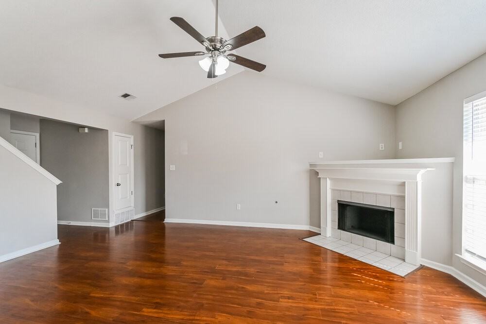 8104 Manhatten Dr - Photo 6 of 20