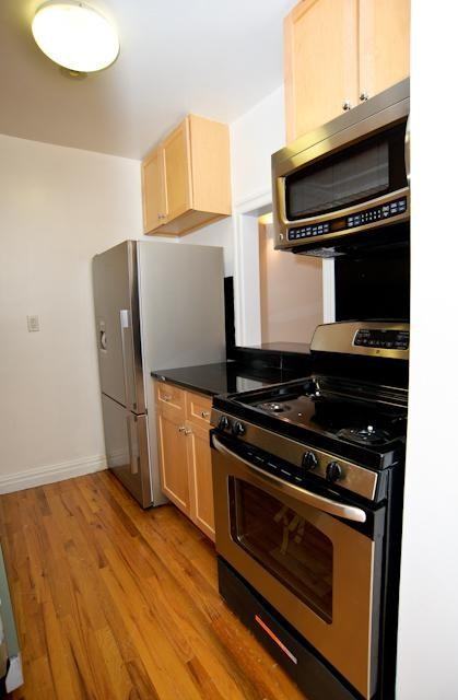 37 W 34th St - Photo 3 of 4