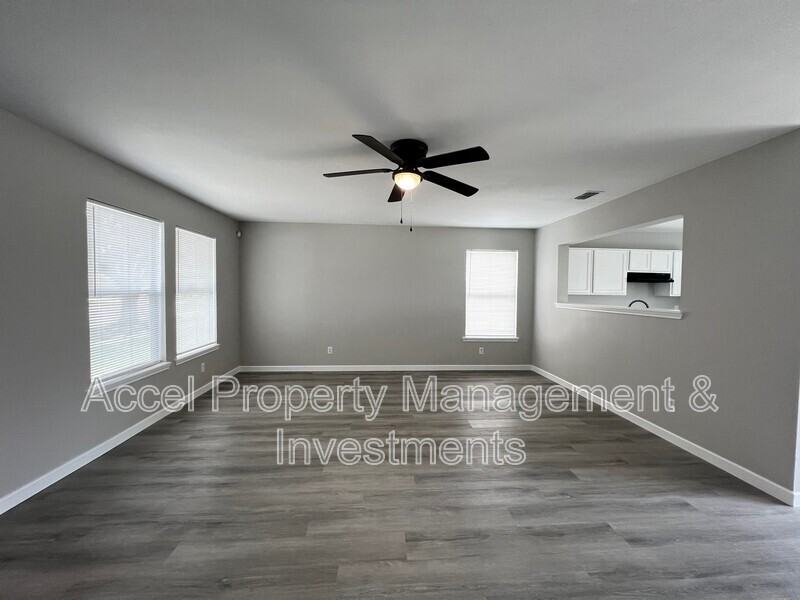 2912 Ozark Ave - Photo 2 of 21