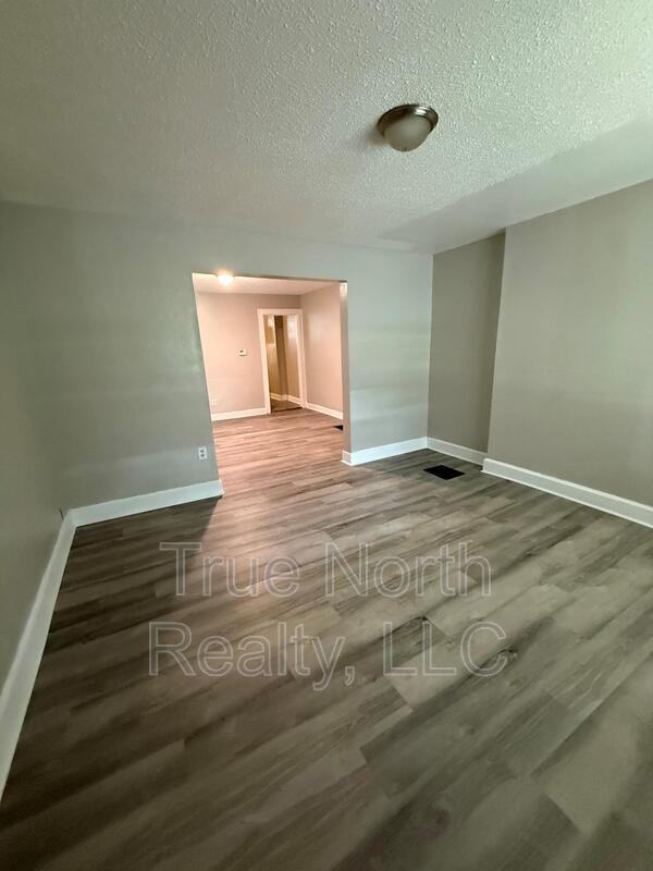 1223 E 20th Ave - Photo 3 of 9