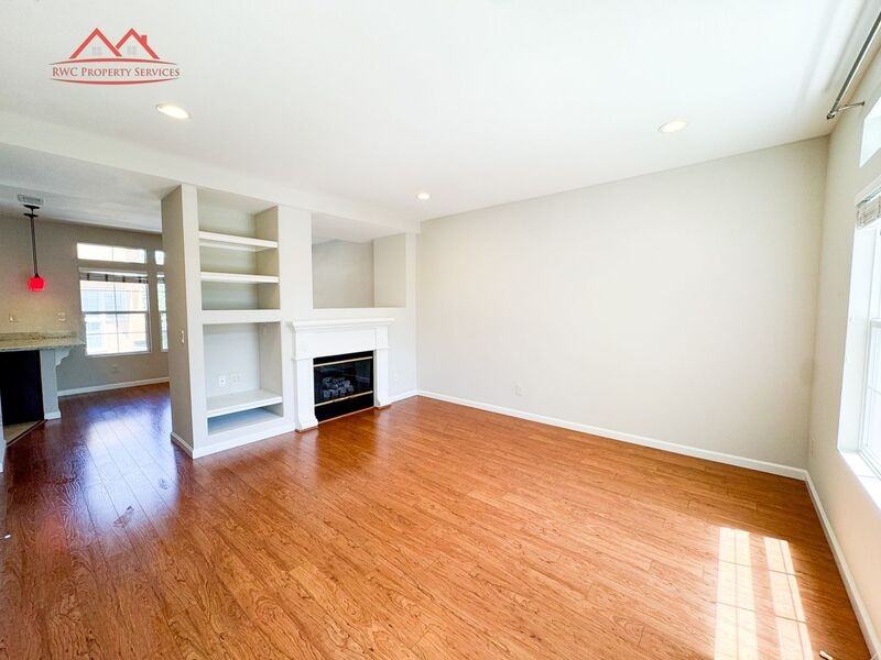 3634 Fitzsimmons Cmn - Photo 5 of 29