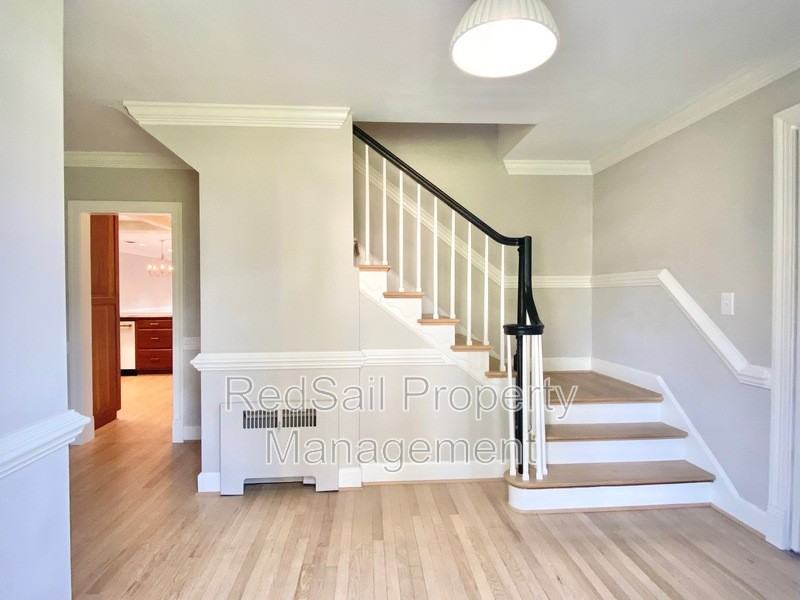906 River Rd - Photo 3 of 45