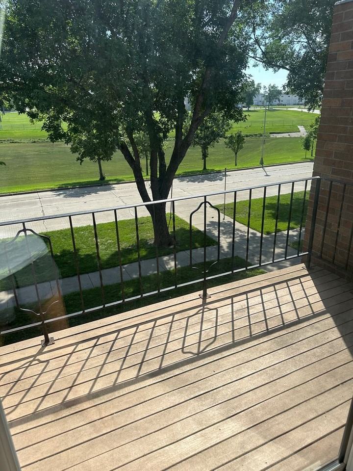 902 15th St N - Photo 2 of 18