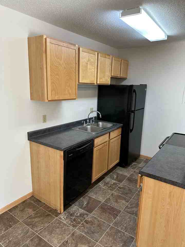 902 15th St N - Photo 3 of 18