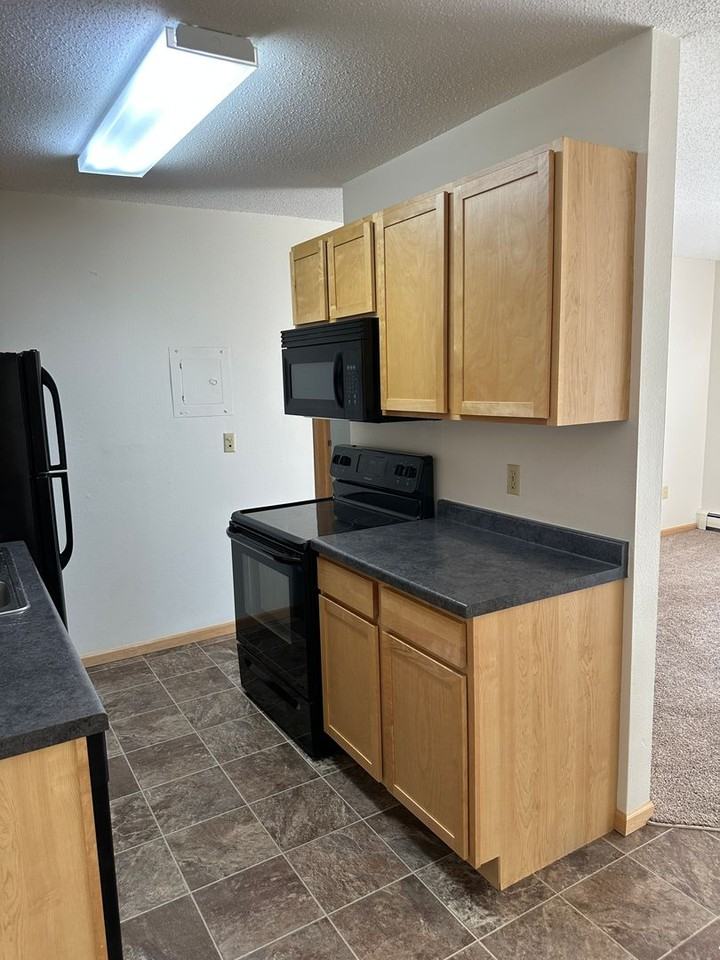 902 15th St N - Photo 4 of 18