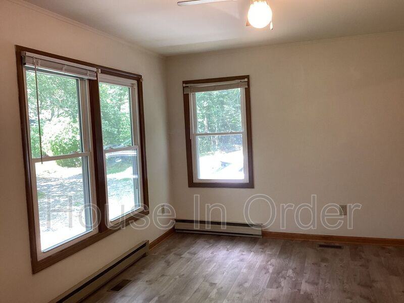 905 Montreat Rd - Photo 3 of 17