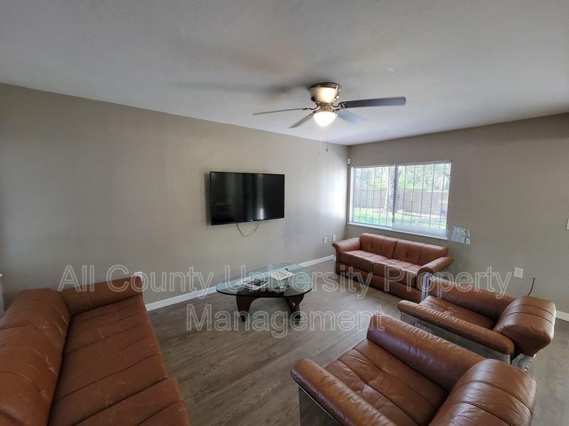 207 Sw 6th Ave - Photo 3 of 13