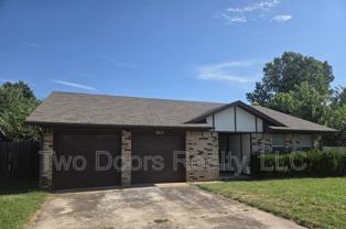 663 W Perry Dr - Photo 1 of 1