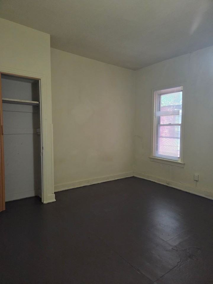 459 Walnut St - Photo 6 of 10