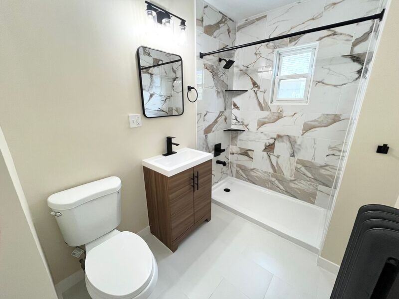 216 Oak Grove Ave - Photo 3 of 8