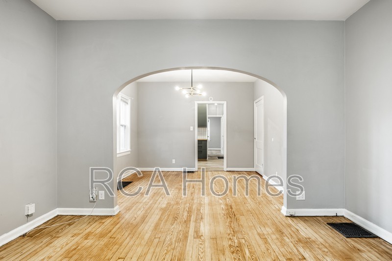 1046 E Bradbury Ave - Photo 4 of 21