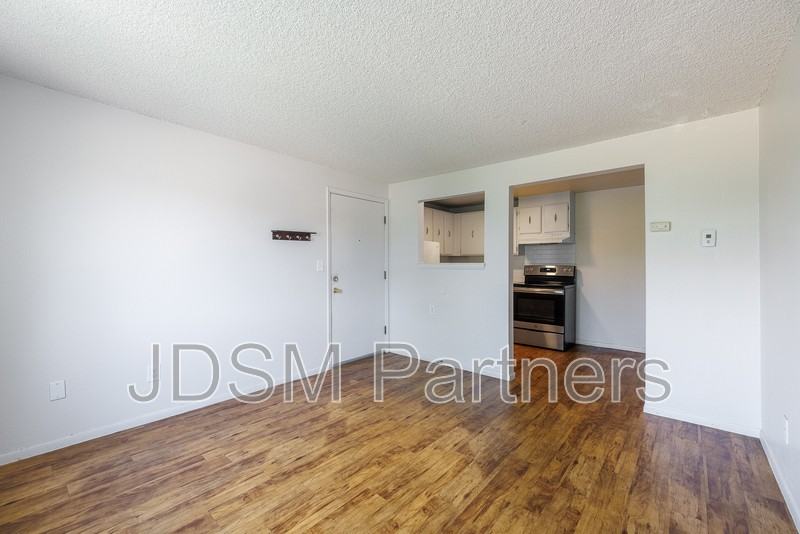 2455 Bryant St #8 - Photo 7 of 19