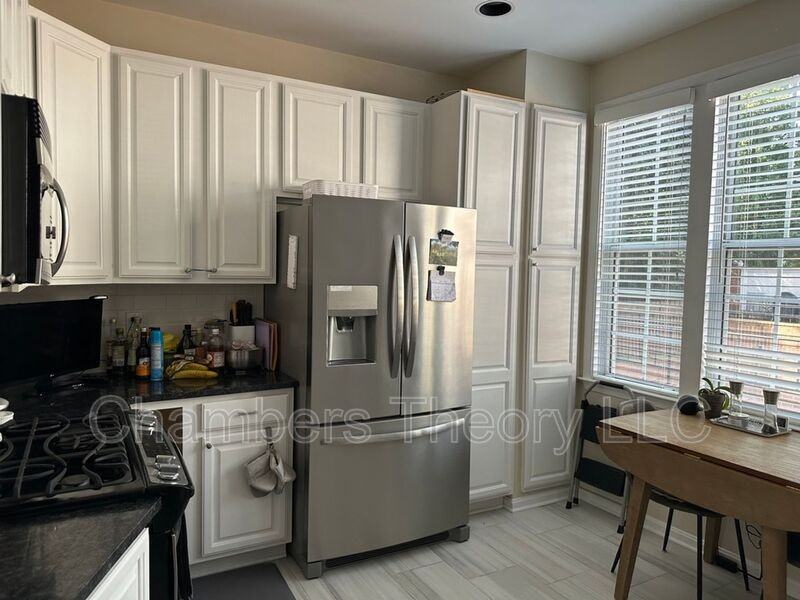 7025 #610 - Photo 3 of 10