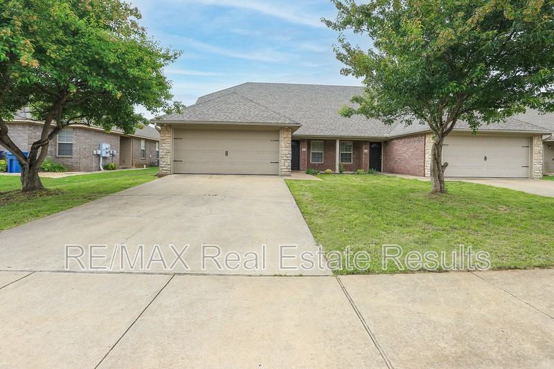 3509 Sw Deerfield Blvd #1 - Photo 2 of 27