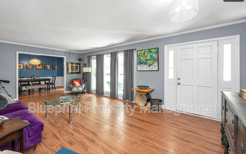 4816 Lincrest Dr - Photo 3 of 11