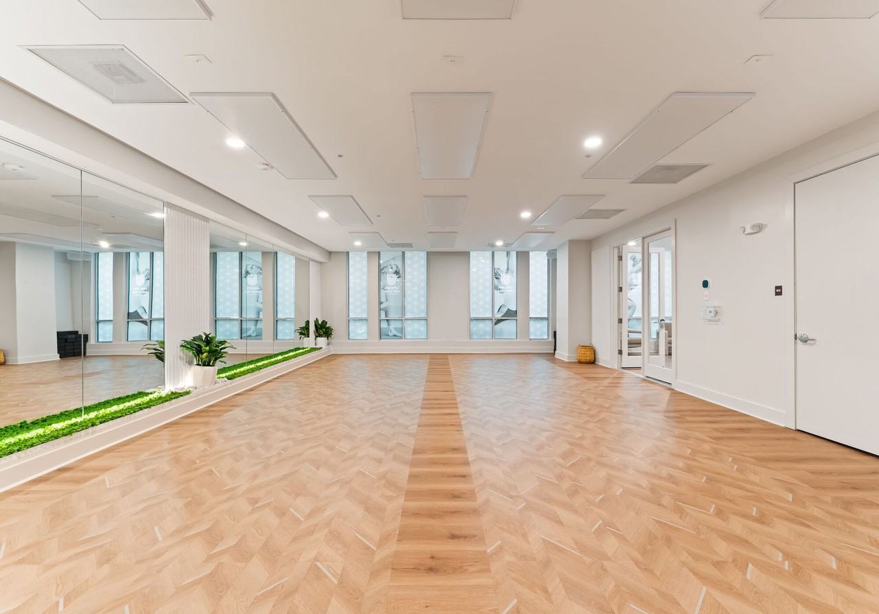 Uptown 550 - Photo 6 of 50