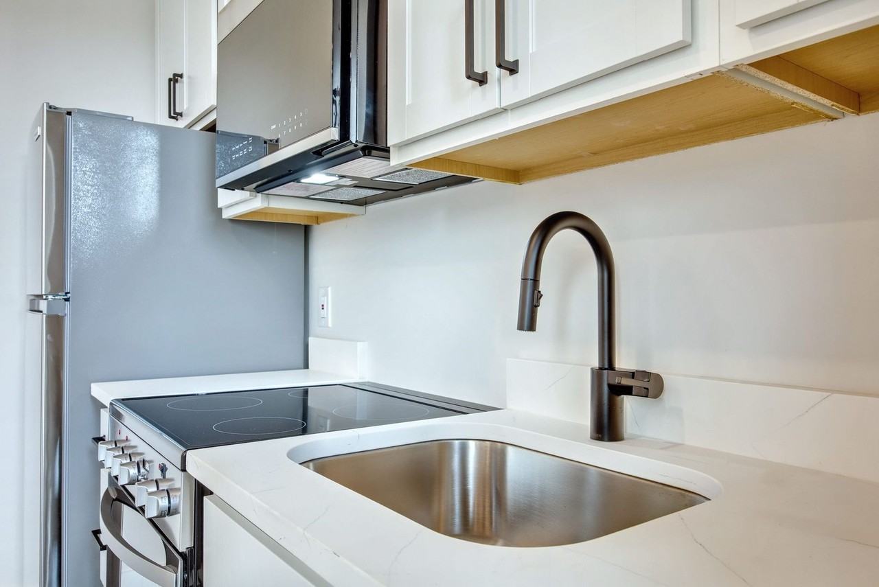 Brand New Luxury Living in the Heart of Belmont - Photo 4 of 9