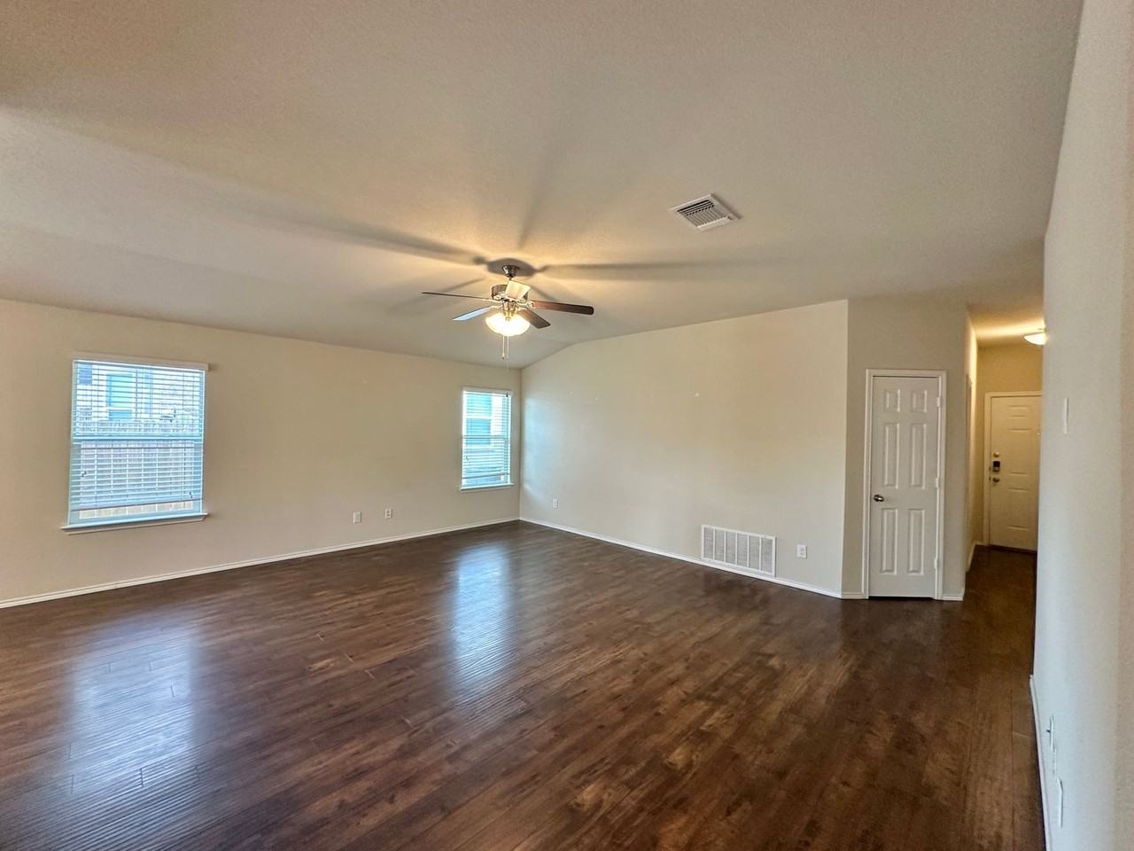 3414 Parkmill Dr - Photo 6 of 39