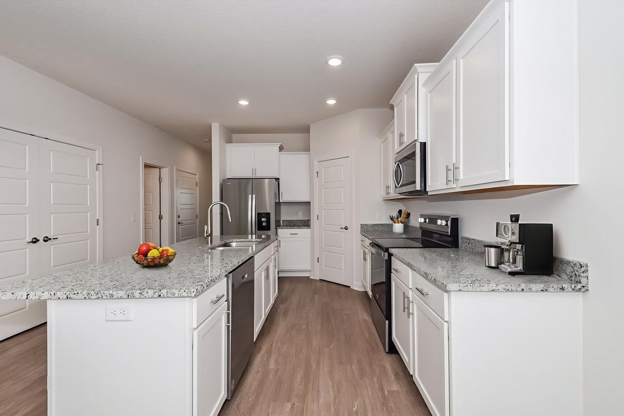 1014 Walker Point Way - Photo 5 of 48