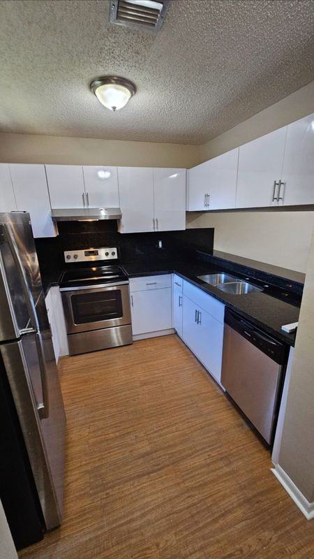 11604 Nw 45th St - Photo 2 of 10