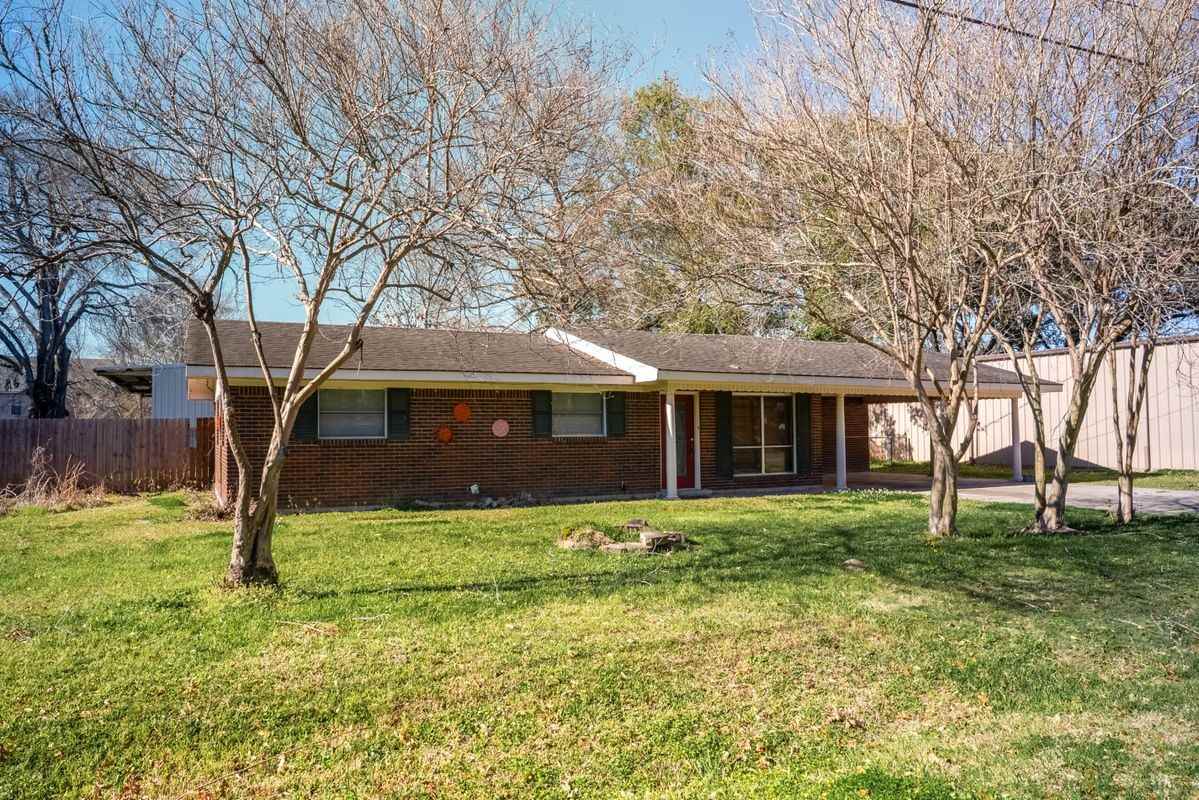 213 Birch Dr - Photo 2 of 24