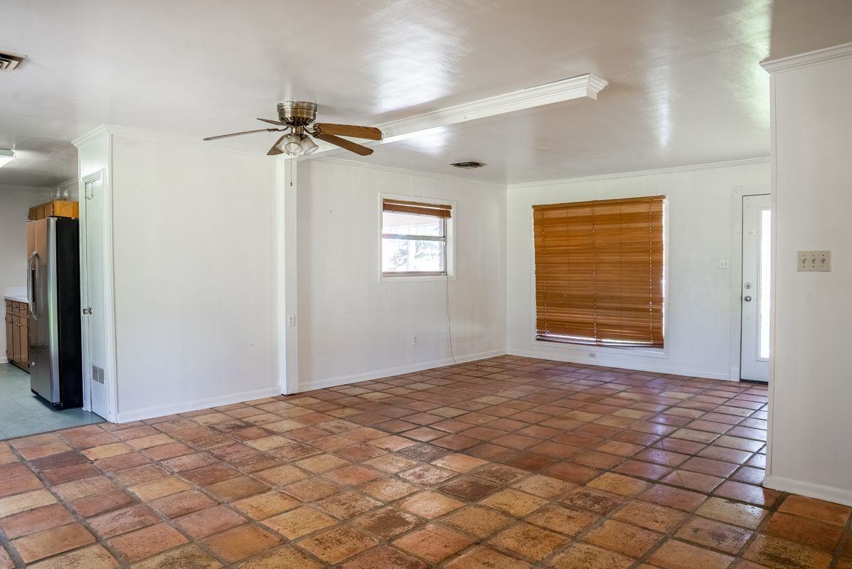 213 Birch Dr - Photo 6 of 24