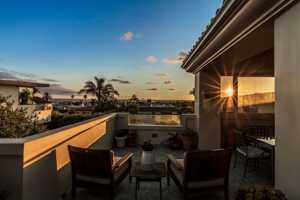 featured image of 922 Duncan Ave