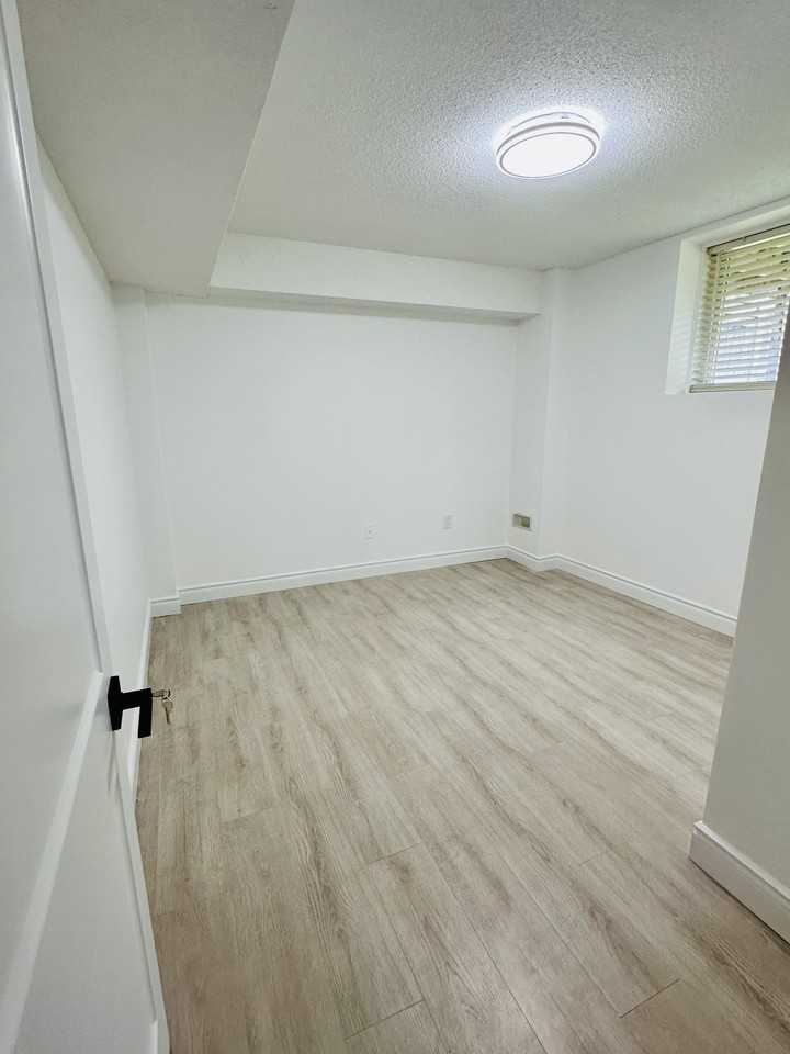 558 Oldman Road - Photo 3 of 12