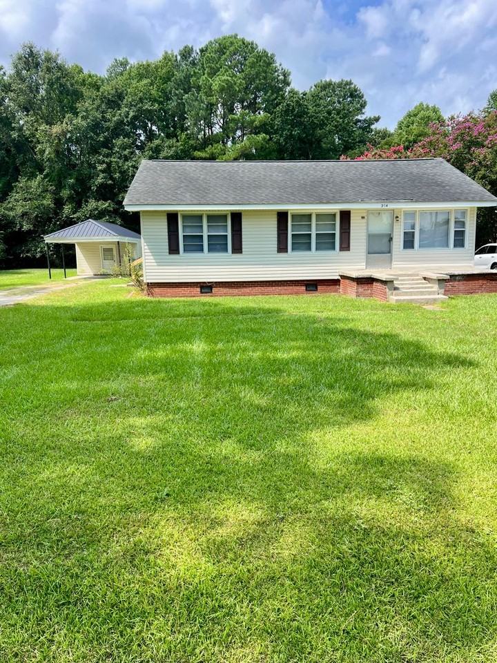 204 Rand Rd - Photo 2 of 20