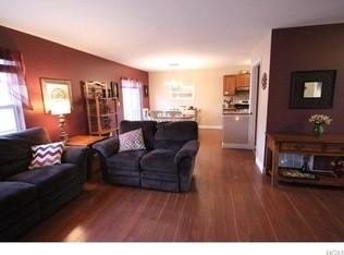 5 Plum Ct - Photo 2 of 12